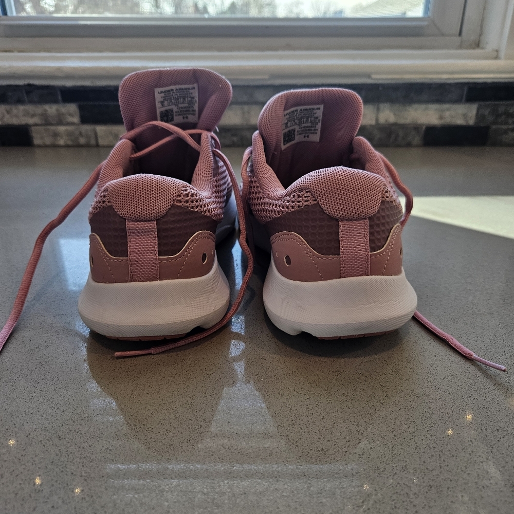 Under Armour Surge Sneakers Size 10 - Picture 6 of 8